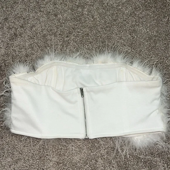 12th Tribe Chanel White Faux Feather Top - Picture 5 of 5